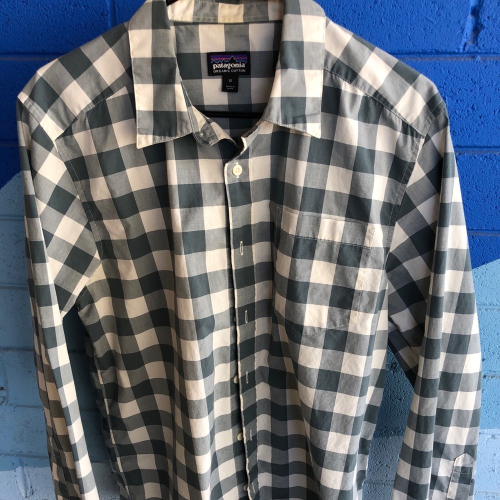 Mens medium Patagonia organic cotton long sleeve button up shirt